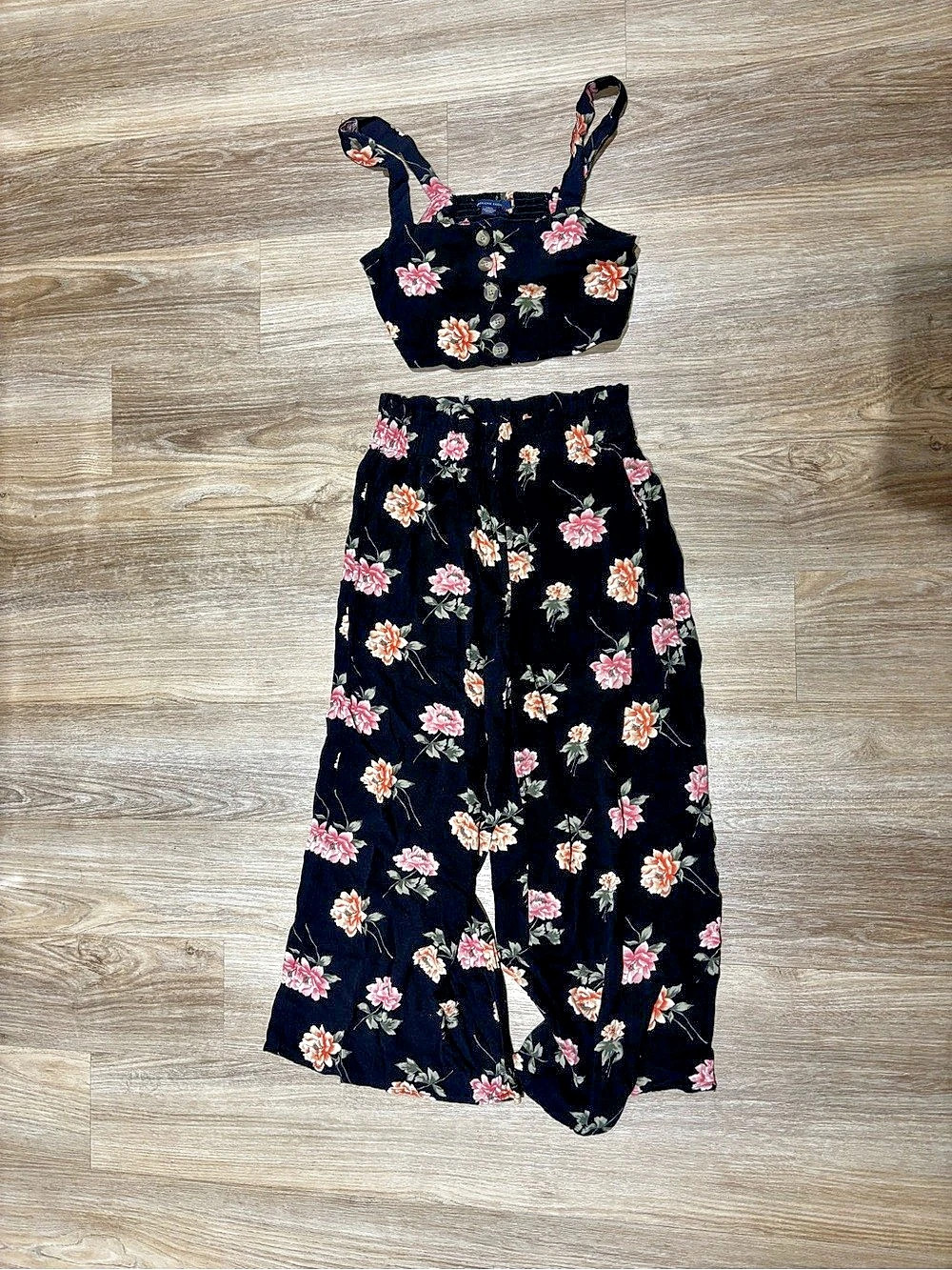 American Eagle Floral Jumpsuit Set in Black & Pink Size Medium
